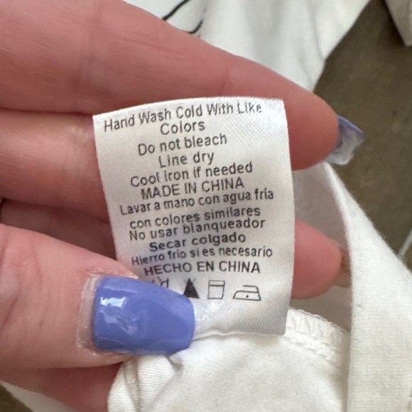 Ontwelfth Chic White Graphic Tee - Picture 9 of 9